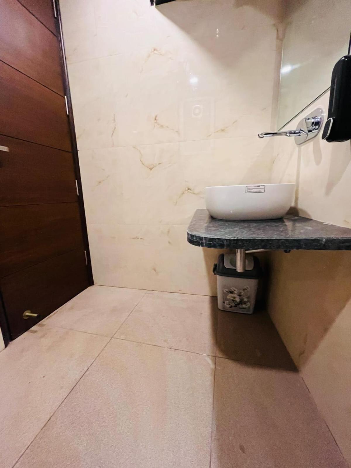 Frankstay By Hotel Mayfair Newly Built - Yeni Delhi Dış mekan fotoğraf